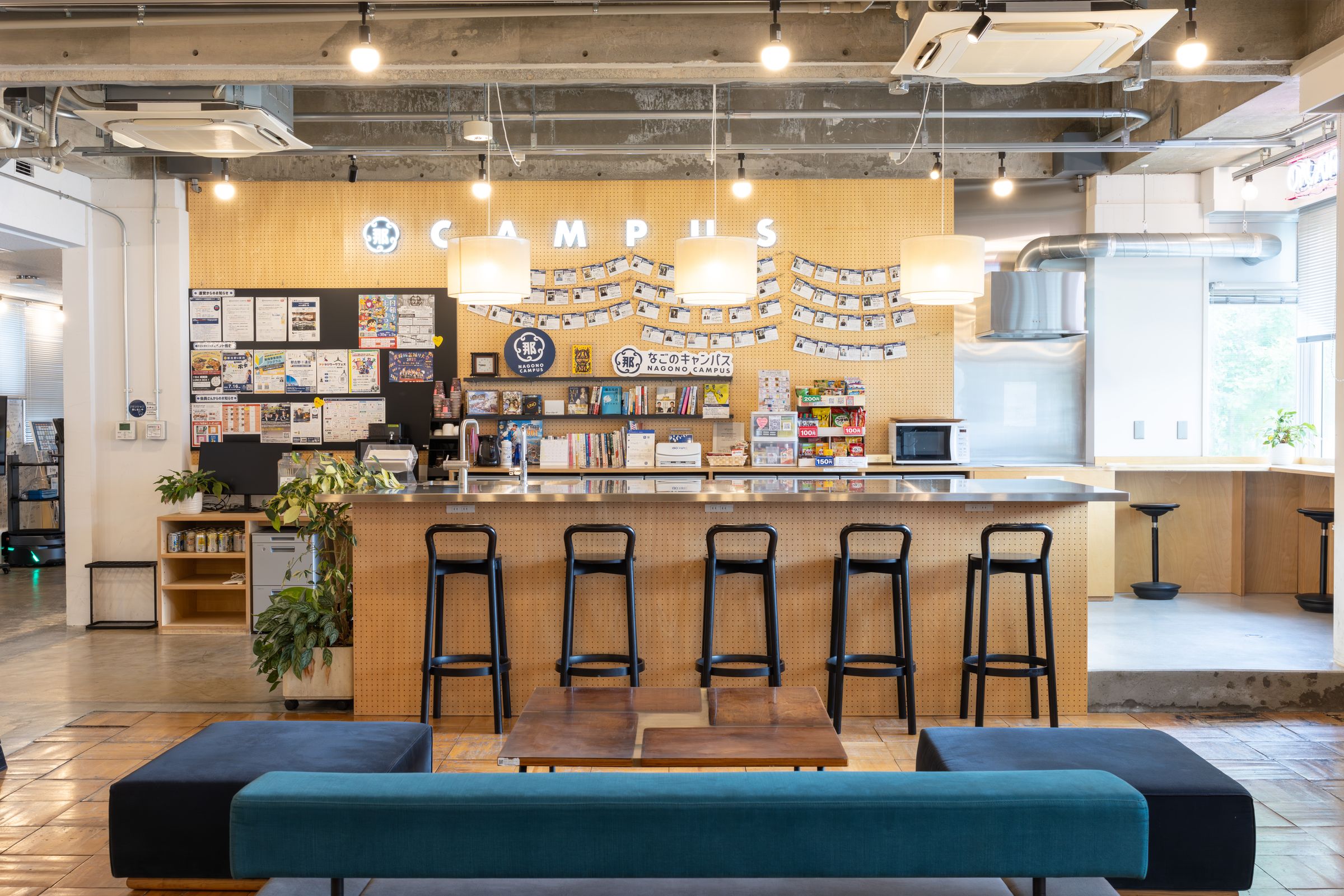 コワーキングスペースの内観